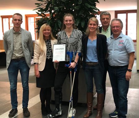 Stadtsparkasse Kaiserslautern überreicht Auszeichnung an Alessa Catriona Pröpster zur Eliteschülerin des Sports 2019