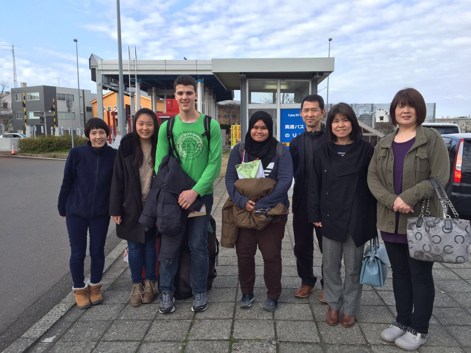HHG Schüler Philipp Gabriel in Japan Komatsu erster Bericht April 2016 1